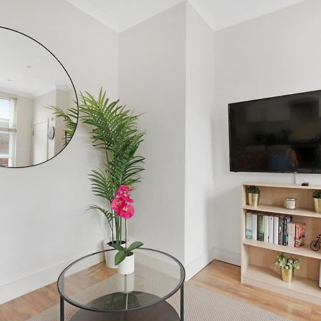 Appartamento Family Friendly - Stylish Kentish Town Londra Esterno foto